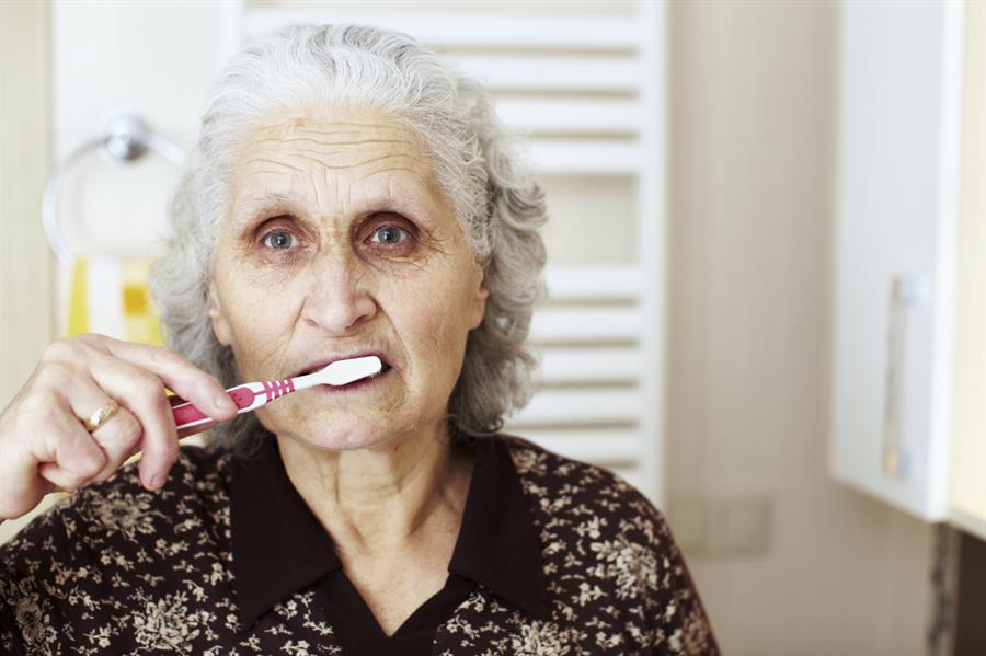 Menjaga Kesehatan Mulut dalam Umur Senja- Global Estetik Dental Care